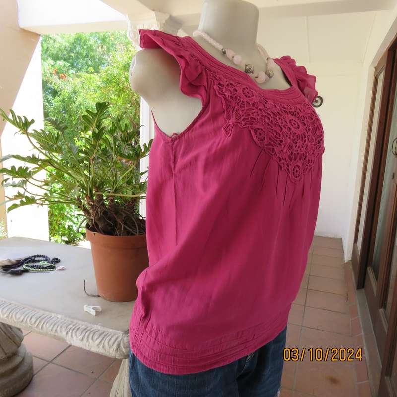 High quality Magenta pink lace front top with small frilled sleeves.Size 34/10 by `LTD WOMAN`.