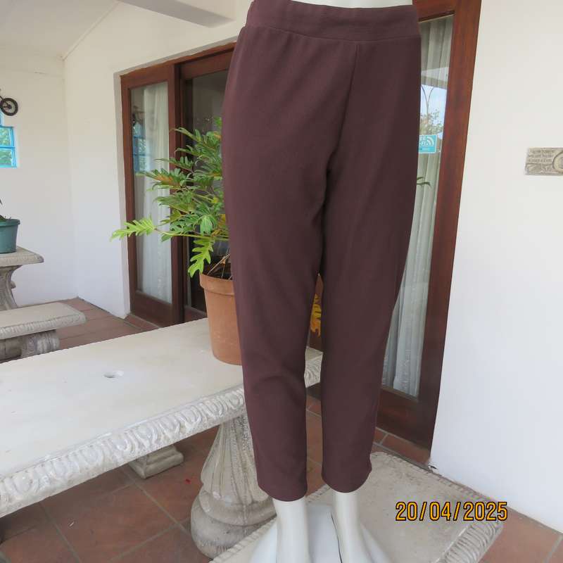 MILADY'S corded choc brown stretch polyester size 40 pants. Wide elastic waist.