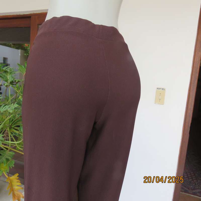 MILADY'S corded choc brown stretch polyester size 40 pants. Wide elastic waist.