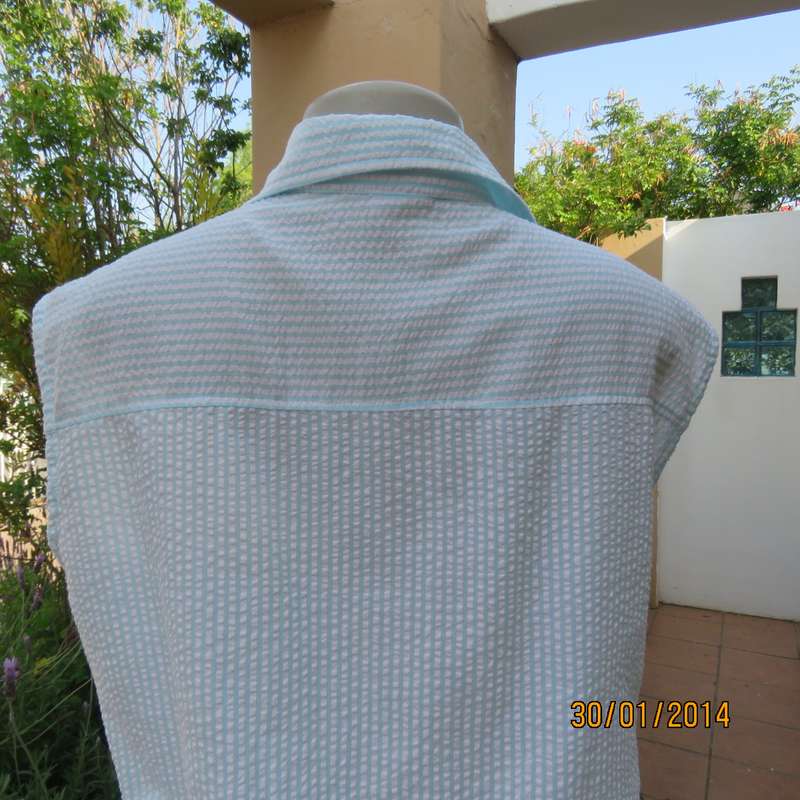 Cool bubble cotton button down luxury embroidered top in white-aqua stripes.Size 40. As new cond.