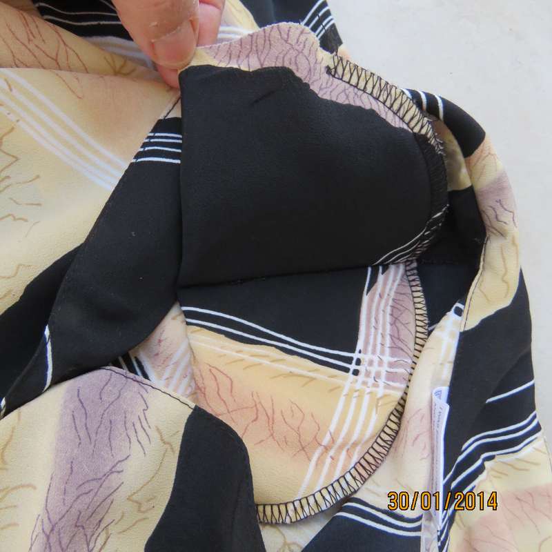 KIKI designer geometric printed black-cream button down top. Hint of peach. As new.