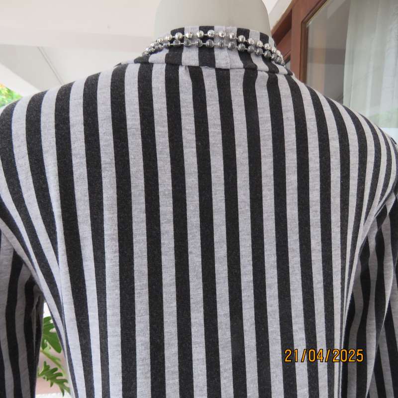 JUDY'S PRIDE smart black-grey vertical striped stretch cotton size 32 dress.