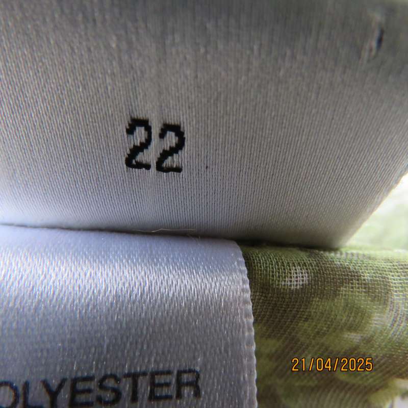 DONNA CLAIRE avo green with tiny white flowers button down top. Size 46.