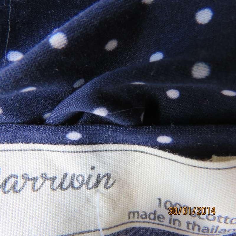 MAROUVIN cropped cotton stretch navy-white polka dot top.Capped sleeves.Size 32. As new condition.