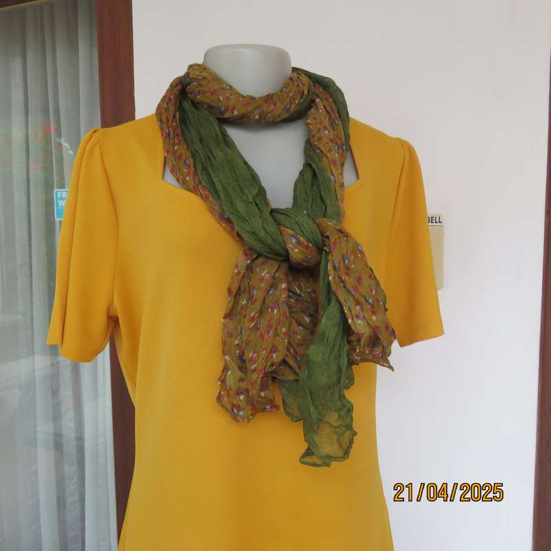 Crinkled polyester long polyester colour blocked in olive green-golden brown floral
