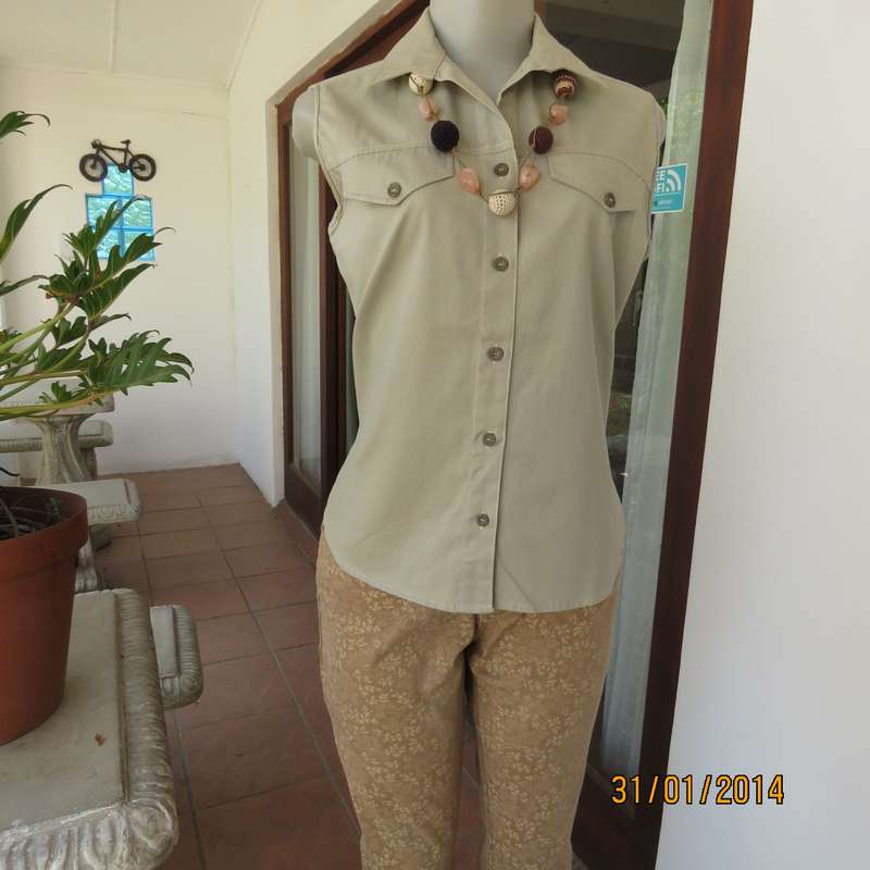 Cool ecru colour sleeveless 100% cotton open neck collar top.By SUPPLY Co. Size 36. As new condition
