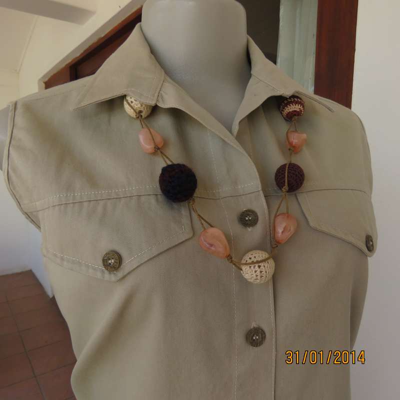 Cool ecru colour sleeveless 100% cotton open neck collar top.By SUPPLY Co. Size 36. As new condition