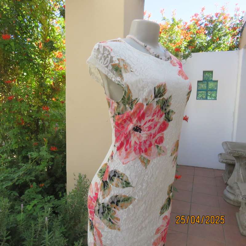 White stretch polyester lace with bold crimson flowers bodycon dress. Fully lined. Size 34.
