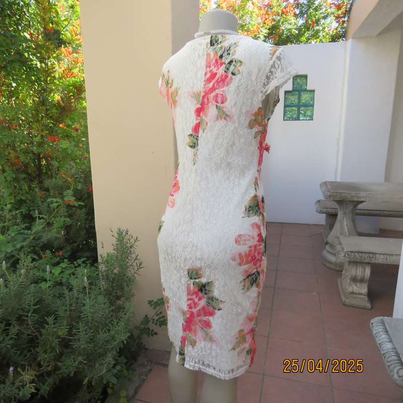 White stretch polyester lace with bold crimson flowers bodycon dress. Fully lined. Size 34.