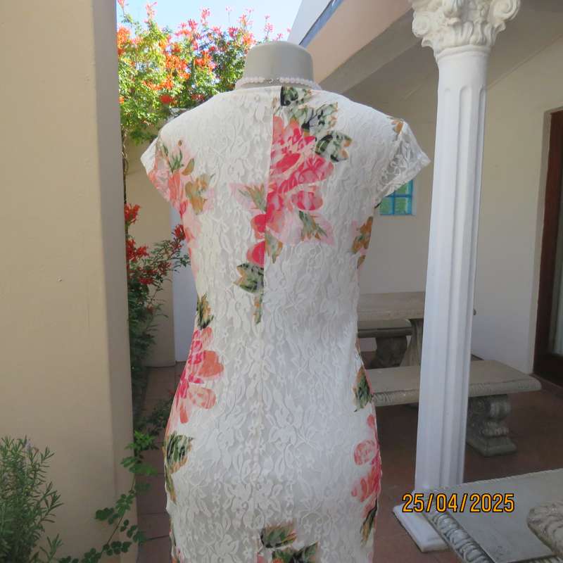 White stretch polyester lace with bold crimson flowers bodycon dress. Fully lined. Size 34.