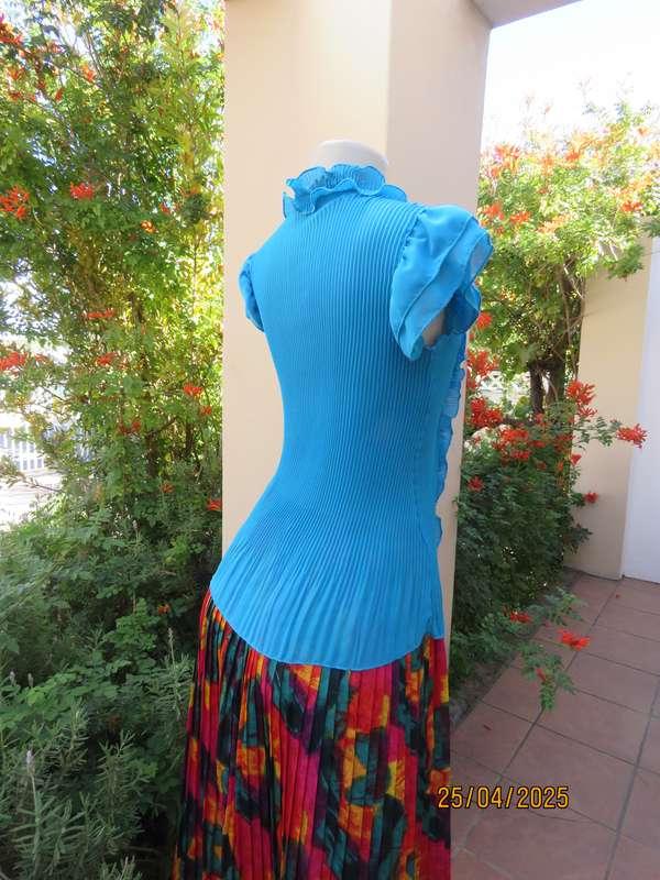 FORME teal blue permanent pleated top. Satin front inlay with frills. Size 36-38