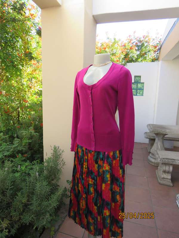 INWEAR magenta pink polyester-acrylic knitted long sleeve size 36 cardigan.
