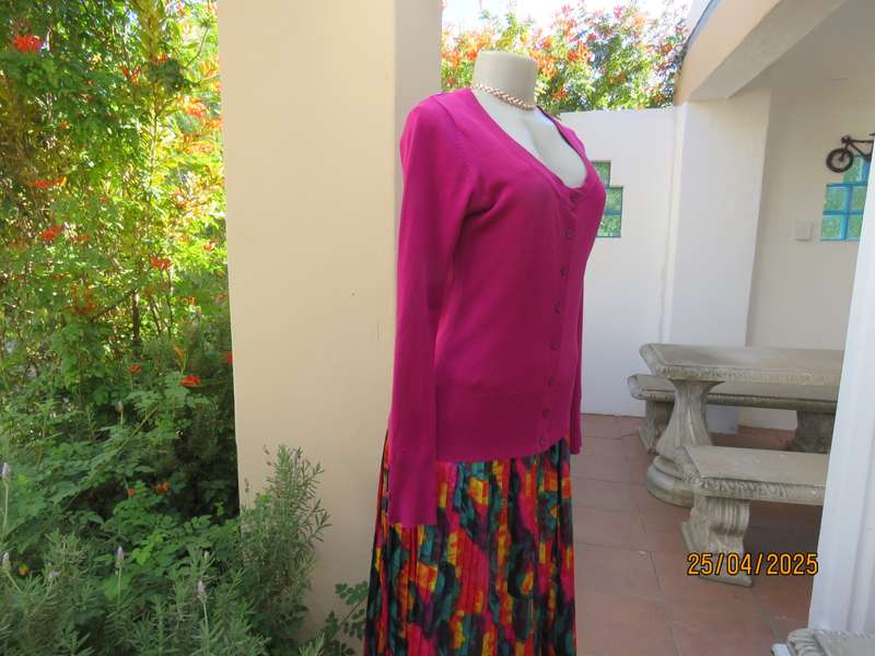 INWEAR magenta pink polyester-acrylic knitted long sleeve size 36 cardigan.