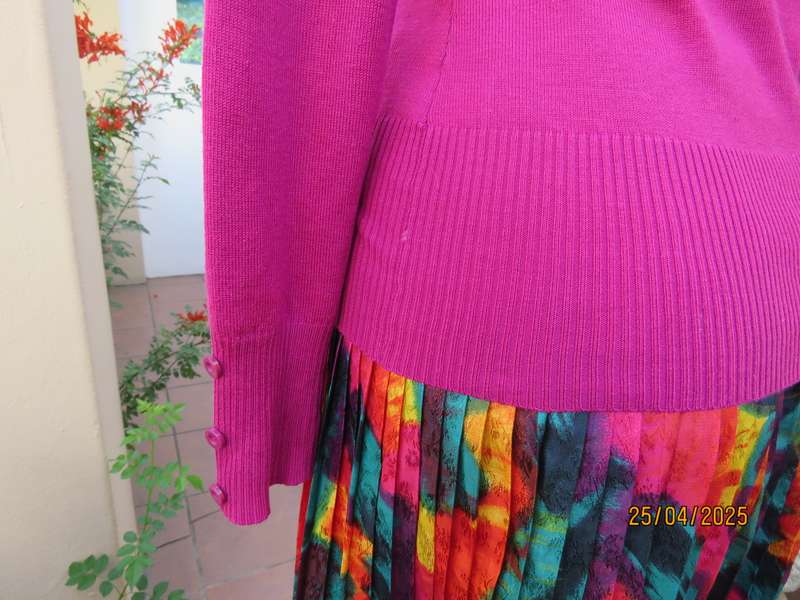 INWEAR magenta pink polyester-acrylic knitted long sleeve size 36 cardigan.