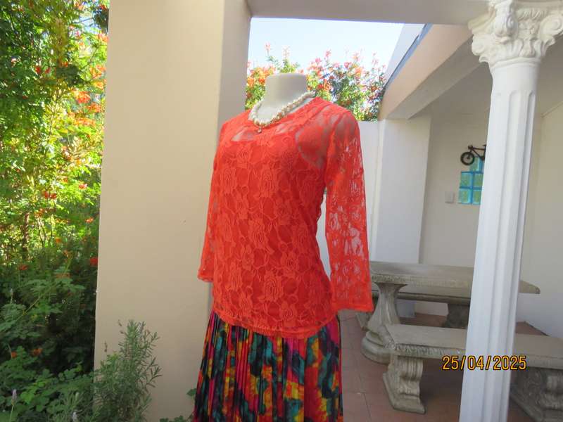 RASPBERRY red stretch polyester floral lace long sleeve top size 34. Cami included.