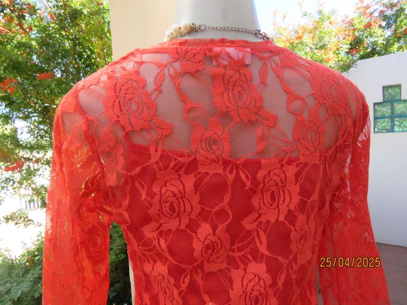 RASPBERRY red stretch polyester floral lace long sleeve top size 34. Cami included.