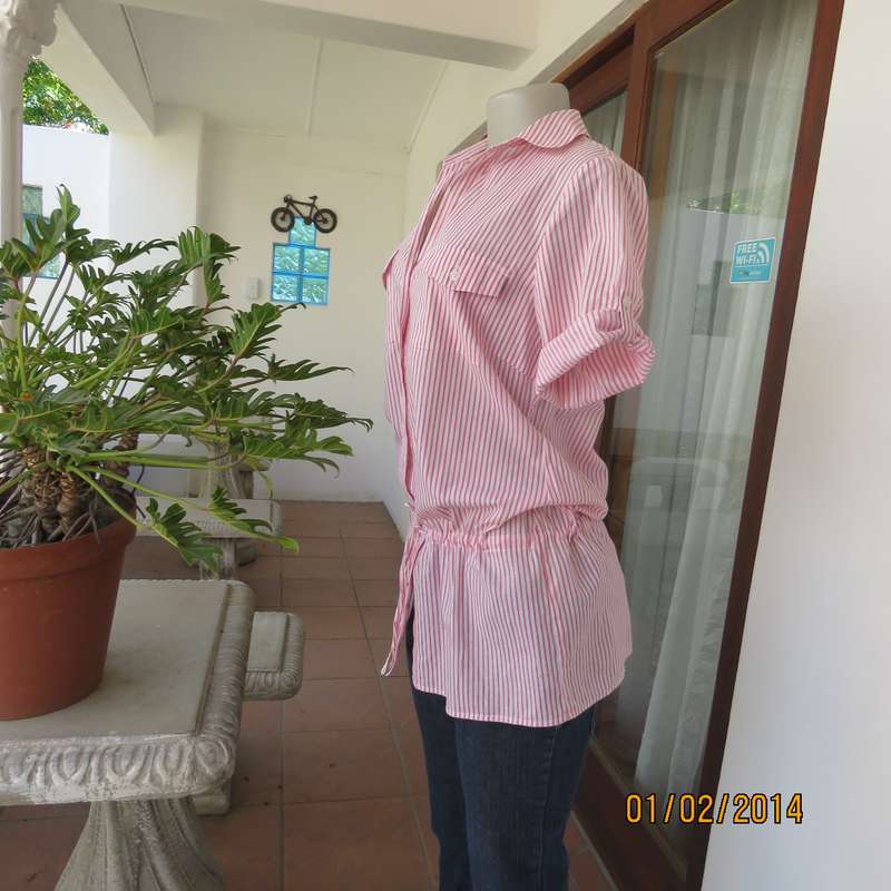 Casual white-red vertical striped long top with drawstring on hips. Size 36. 100% cotton. As new