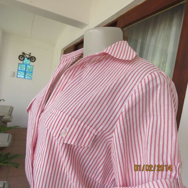 Casual white-red vertical striped long top with drawstring on hips. Size 36. 100% cotton. As new