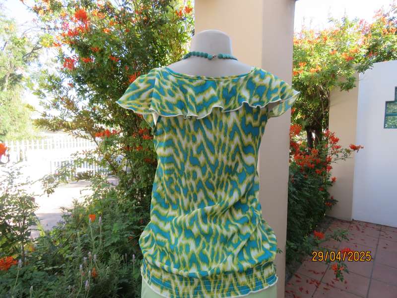 Jade-mustard graphic print on white top with frilled neckline. Elasticated waist. Size 30-32