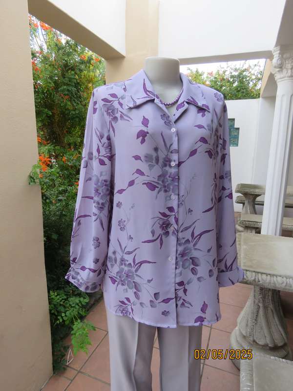 BY DESIGN pale lilac long cuffed sleeve top with violet-grey flowers. Size 36.