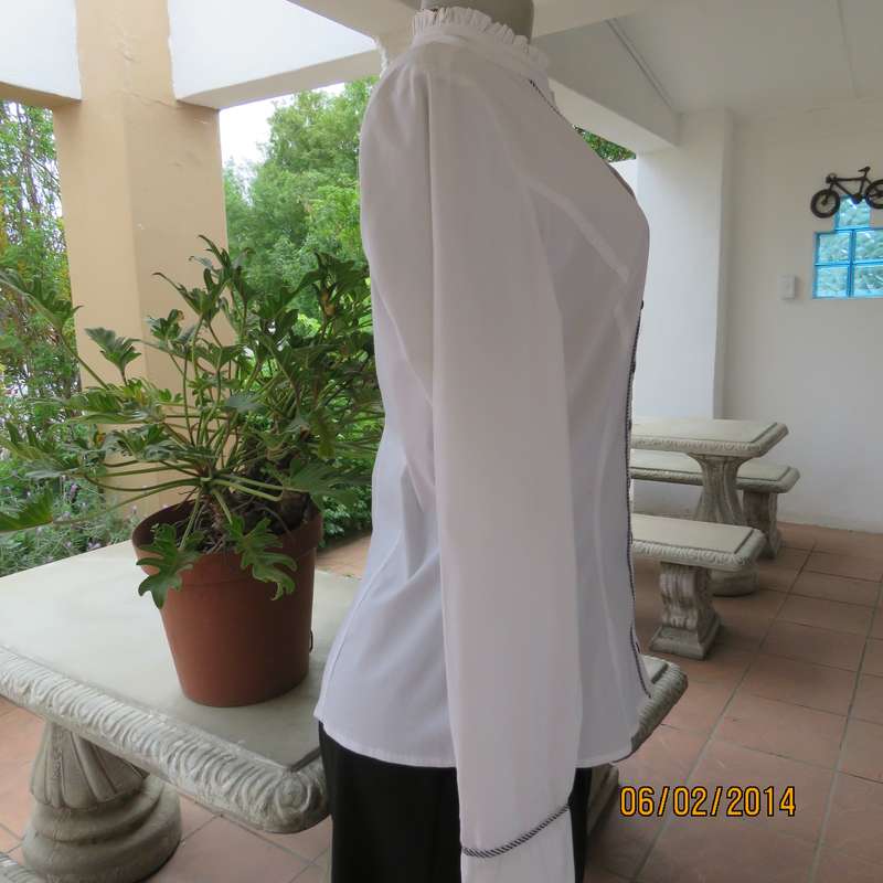 High quality white stretch polycotton OASIS long sleeve tailored top size 36. Sequin decoration.