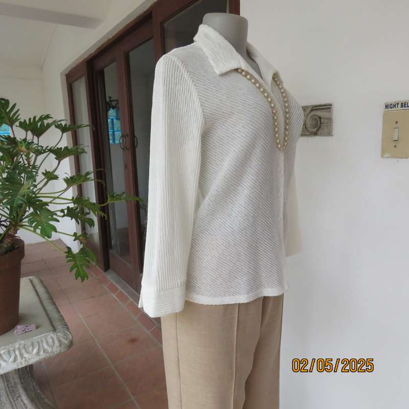 TOPIC luxury light cream poly-lurex stretch textured top size 34.