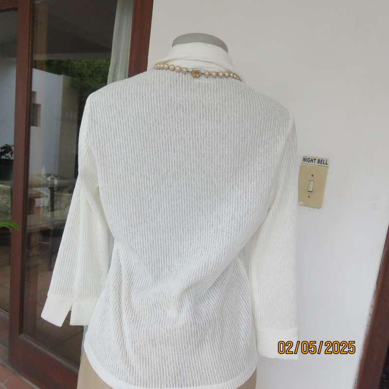 TOPIC luxury light cream poly-lurex stretch textured top size 34.