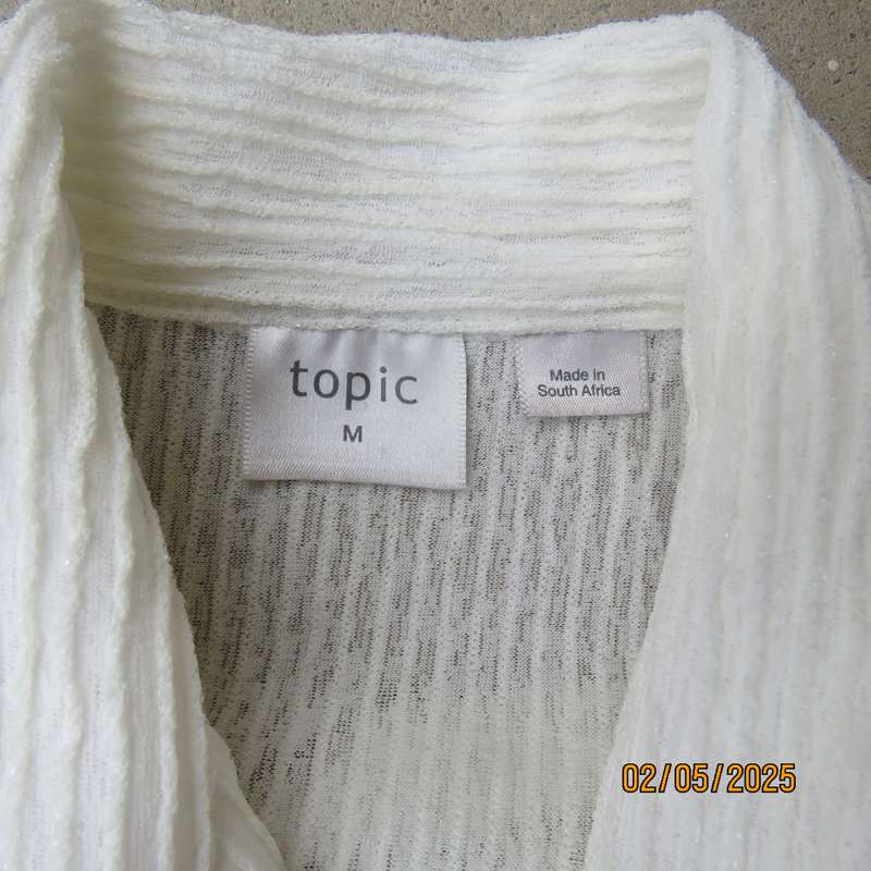 TOPIC luxury light cream poly-lurex stretch textured top size 34.