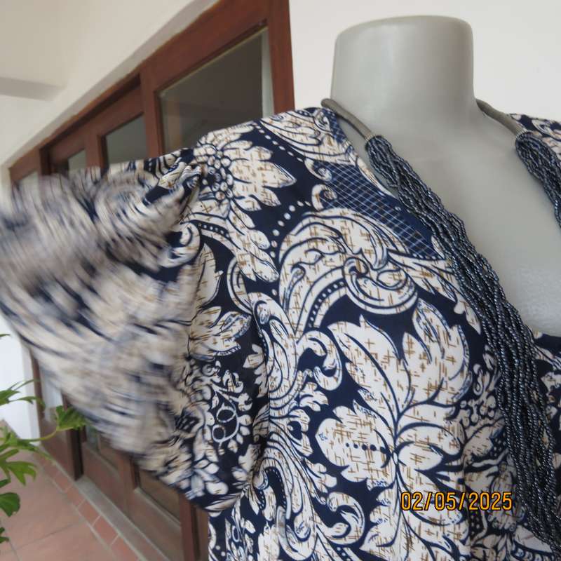 YALI Fashion navy and white patterned polycotton stretch long V neck top. Size 42