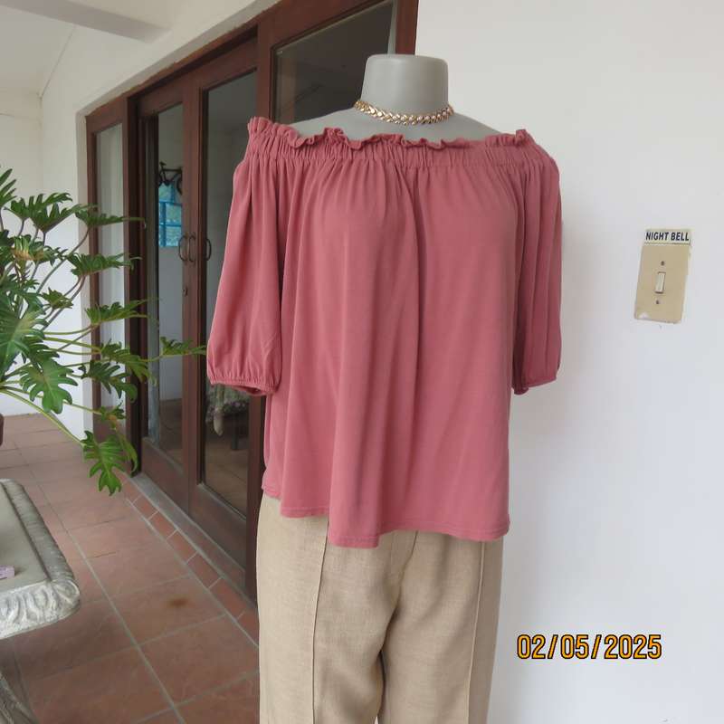 LEGIT salmon colour off the shoulder cropped top with elasticated neckline. Size 40