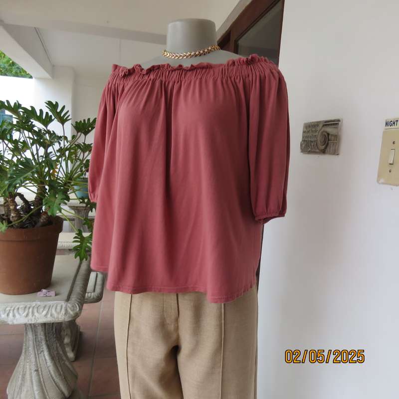 LEGIT salmon colour off the shoulder cropped top with elasticated neckline. Size 40