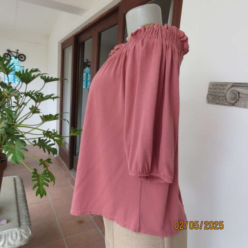 LEGIT salmon colour off the shoulder cropped top with elasticated neckline. Size 40
