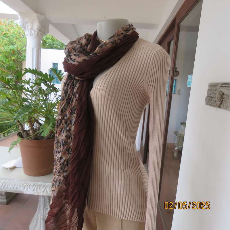 FOSHINI granola beige viscose-nylon blend stretch knitted long sleeve cardigan. Size 36.