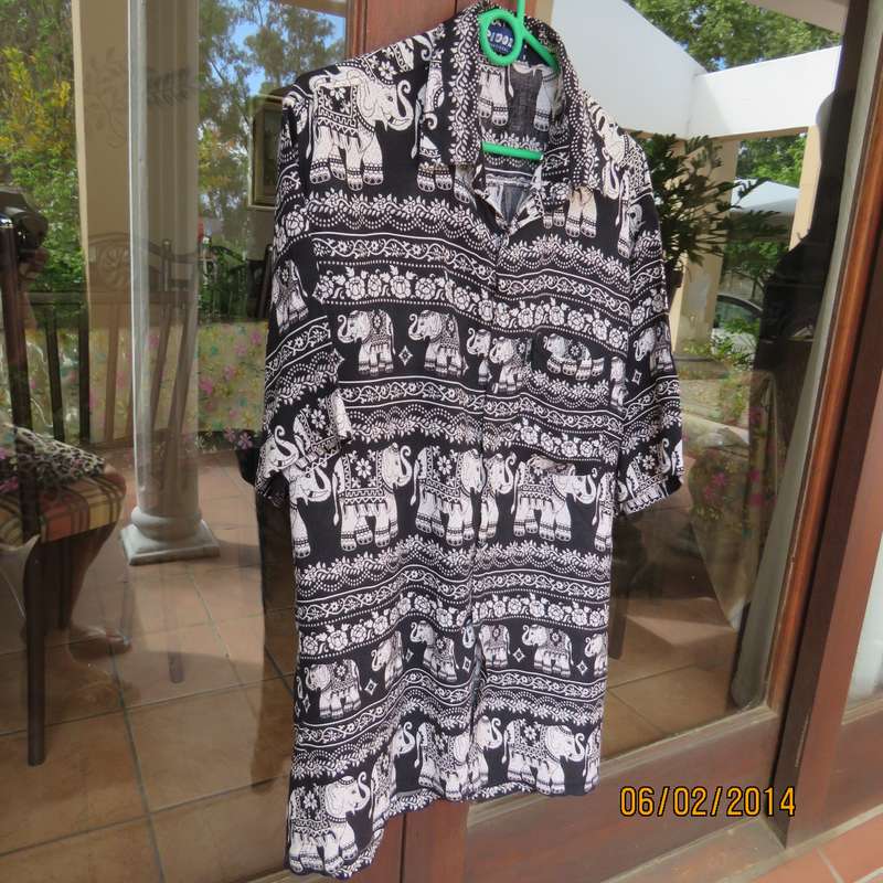 PIDOZA men's black-white elephant design short sleeve viscose shirt. Size M. One pocket.As new.