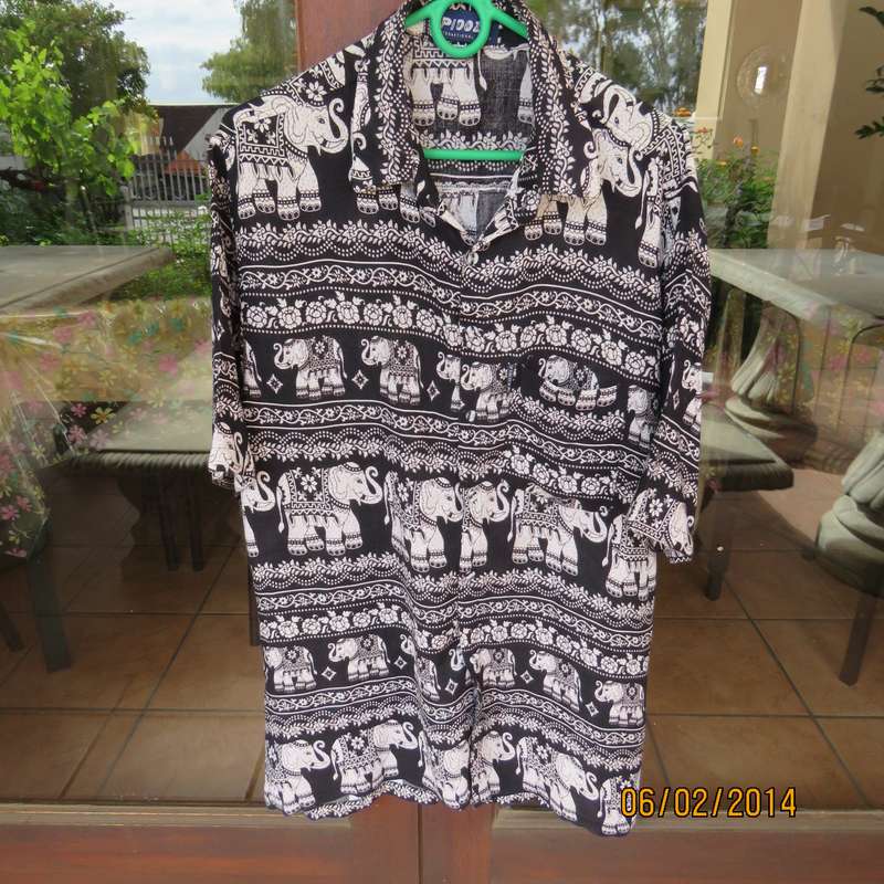 PIDOZA men's black-white elephant design short sleeve viscose shirt. Size M. One pocket.As new.