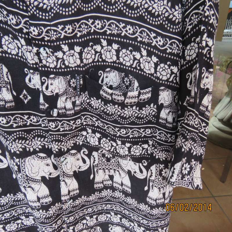 PIDOZA men's black-white elephant design short sleeve viscose shirt. Size M. One pocket.As new.