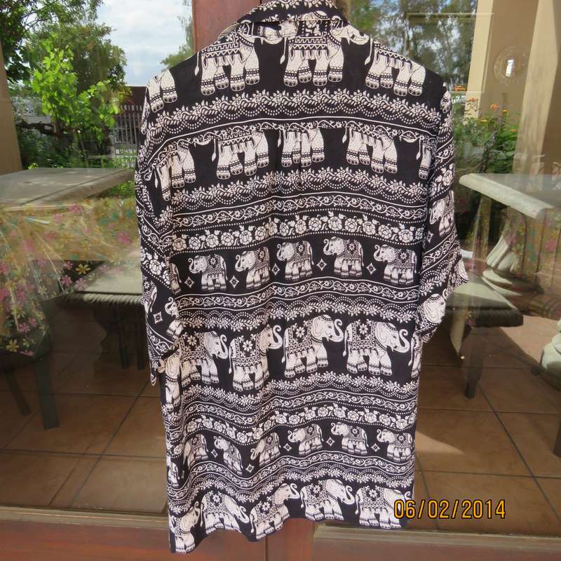 PIDOZA men's black-white elephant design short sleeve viscose shirt. Size M. One pocket.As new.