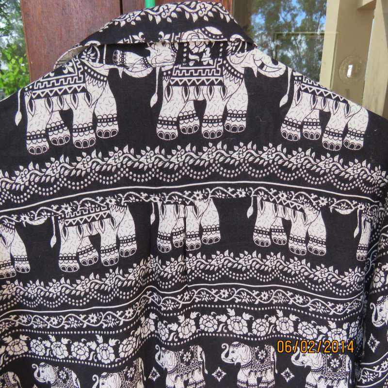 PIDOZA men's black-white elephant design short sleeve viscose shirt. Size M. One pocket.As new.
