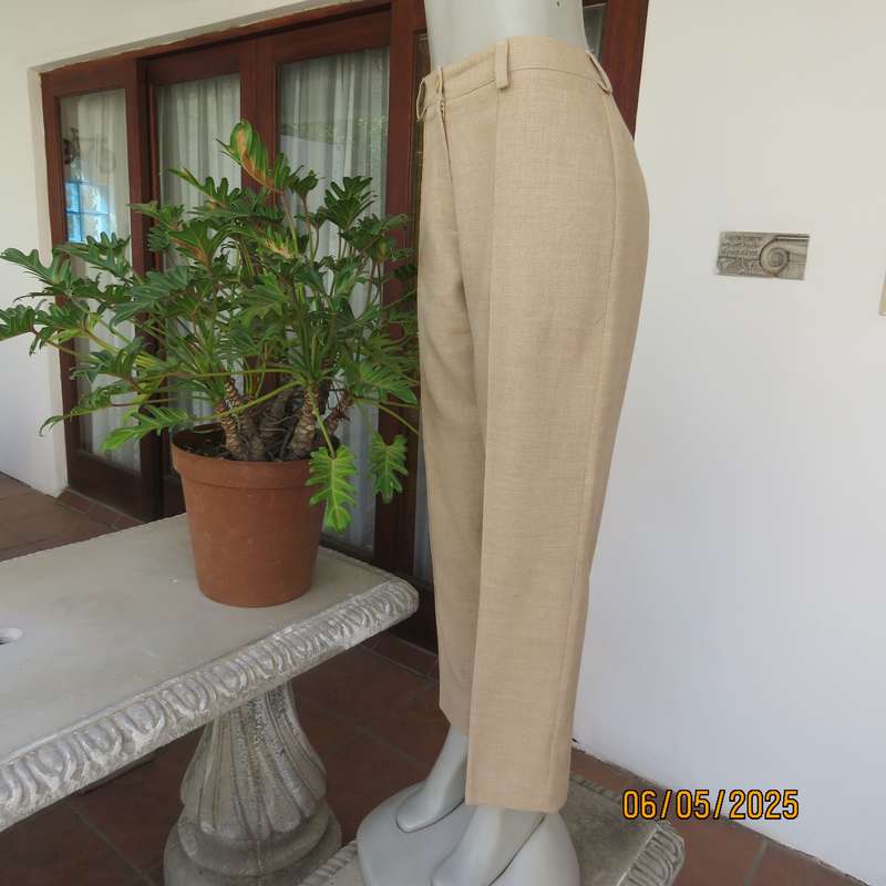 ML Classics rich cream texture woven polyester dress pants size 38.