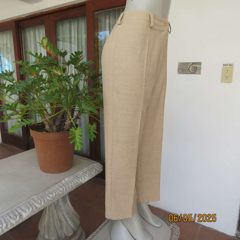 ML Classics rich cream texture woven polyester dress pants size 38.