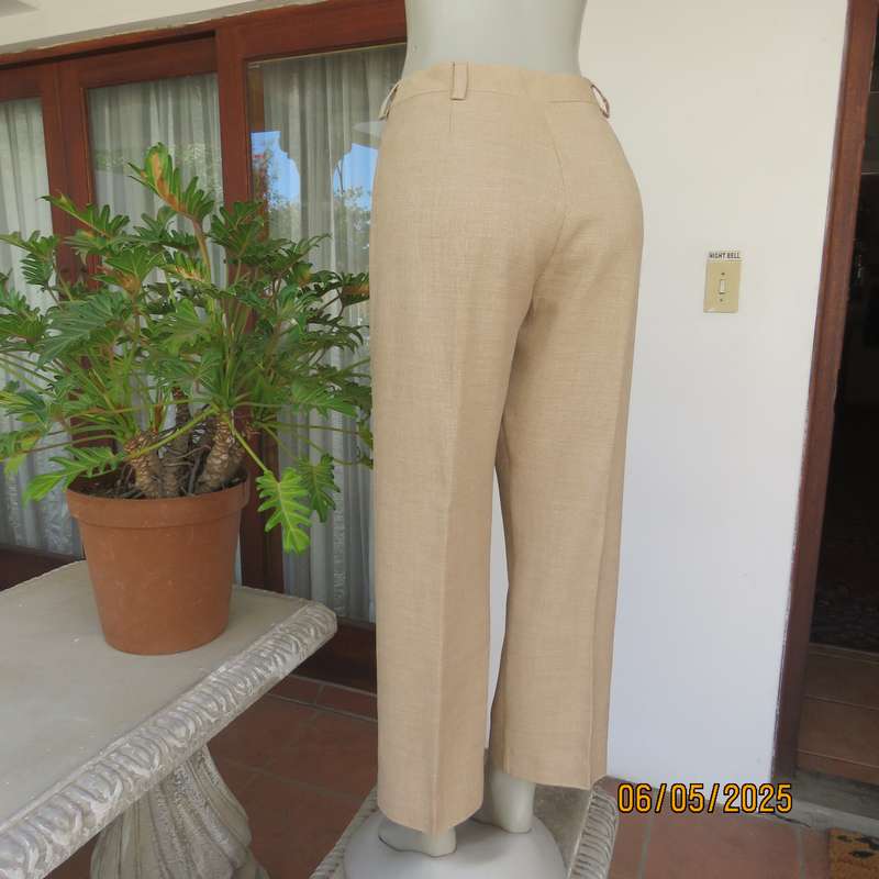 ML Classics rich cream texture woven polyester dress pants size 38.