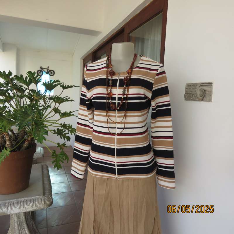 MASSUMI horizontal striped textured stretch polyester zip-up long sleeve size 32-34 top