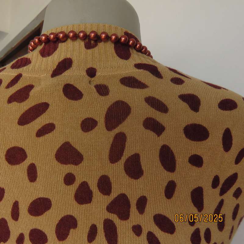 PRIVATE PROPERTY dark cream knitted crew neck top with dark burgundy animal print. Size 34-36
