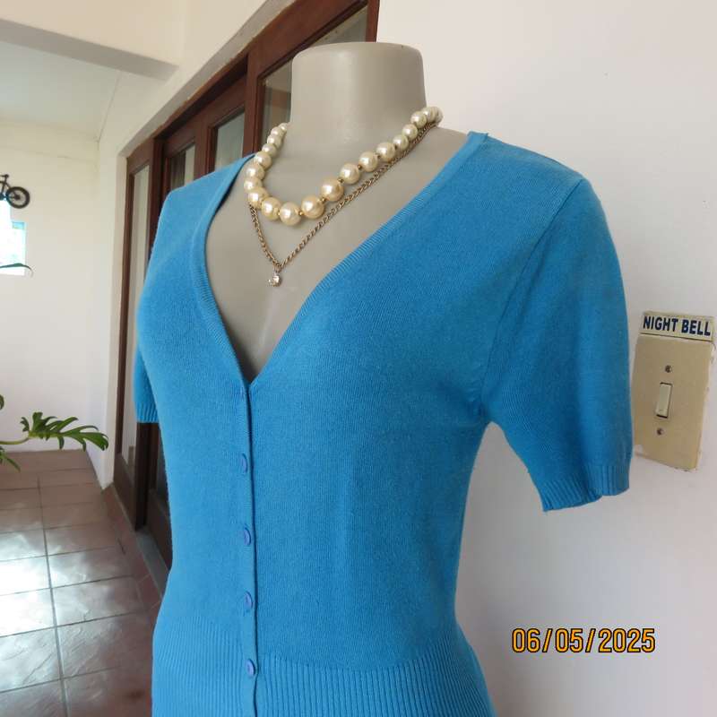 U_SIX teal blue short sleeve button down V neck cardigan in polycotton stretch. Size 34