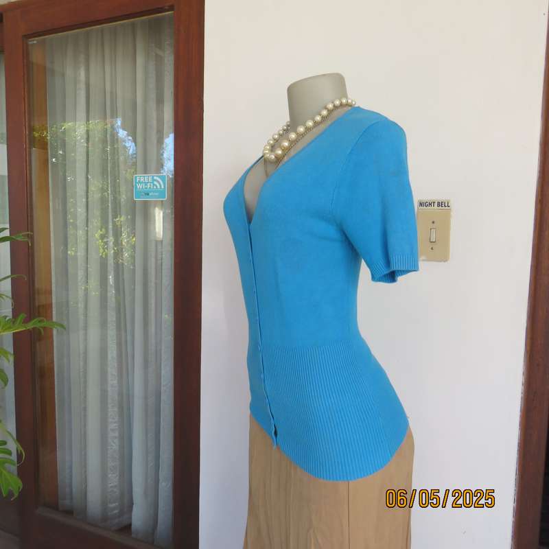 U_SIX teal blue short sleeve button down V neck cardigan in polycotton stretch. Size 34