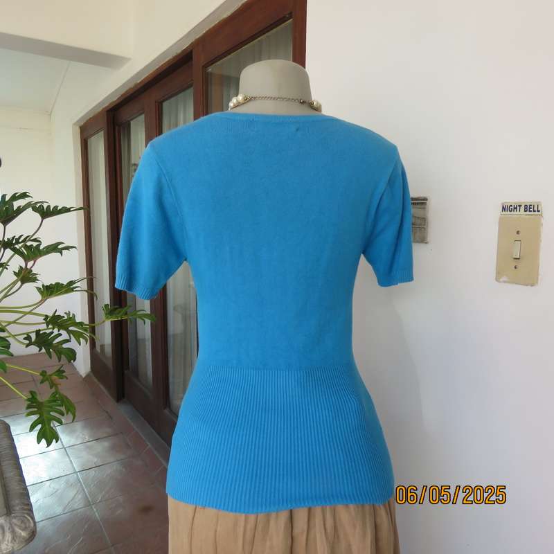U_SIX teal blue short sleeve button down V neck cardigan in polycotton stretch. Size 34
