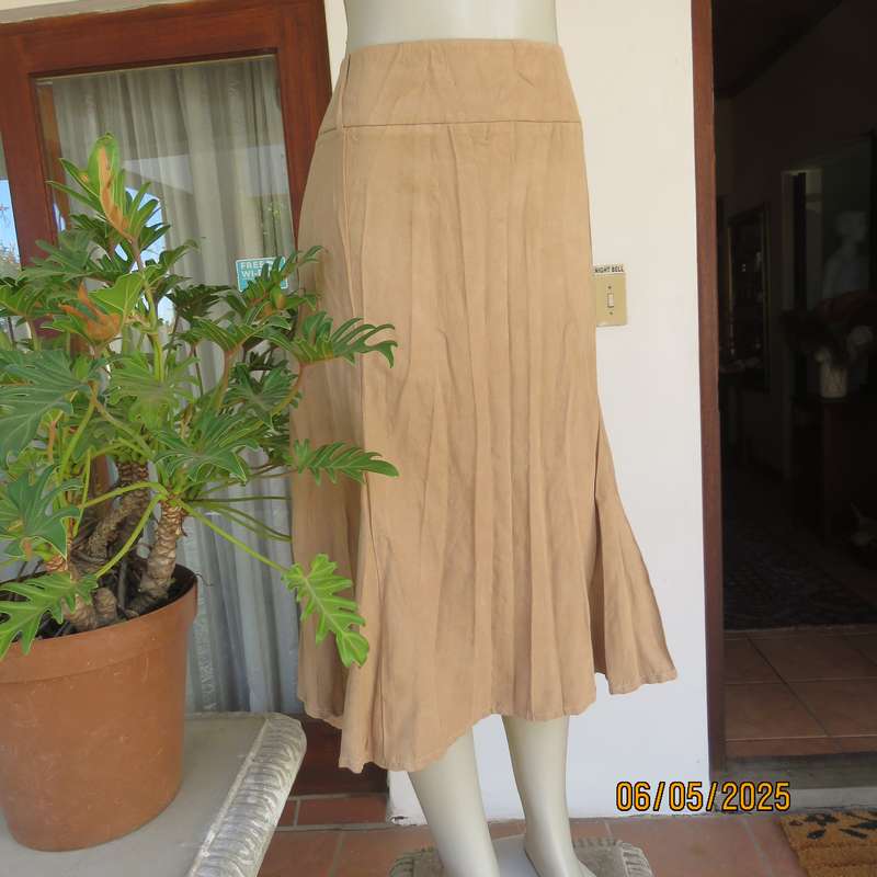 Rich cream crinkled polyester with suede look gored skirt size 48. As new
