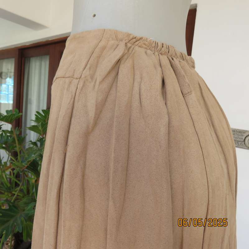Rich cream crinkled polyester with suede look gored skirt size 48. As new