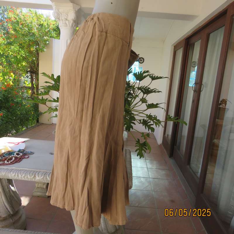 Rich cream crinkled polyester with suede look gored skirt size 48. As new