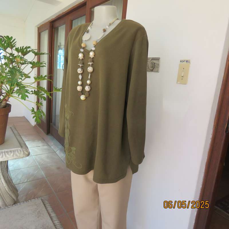DONNA CLAIRE dark olive green V neck slip over top with appliqued flowers. Size 48